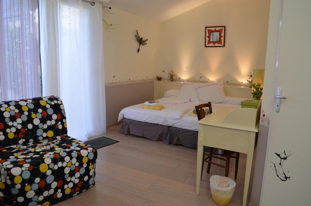 Couette Et Cafe Creme Bed & Breakfast Le Coudray Oda fotoğraf